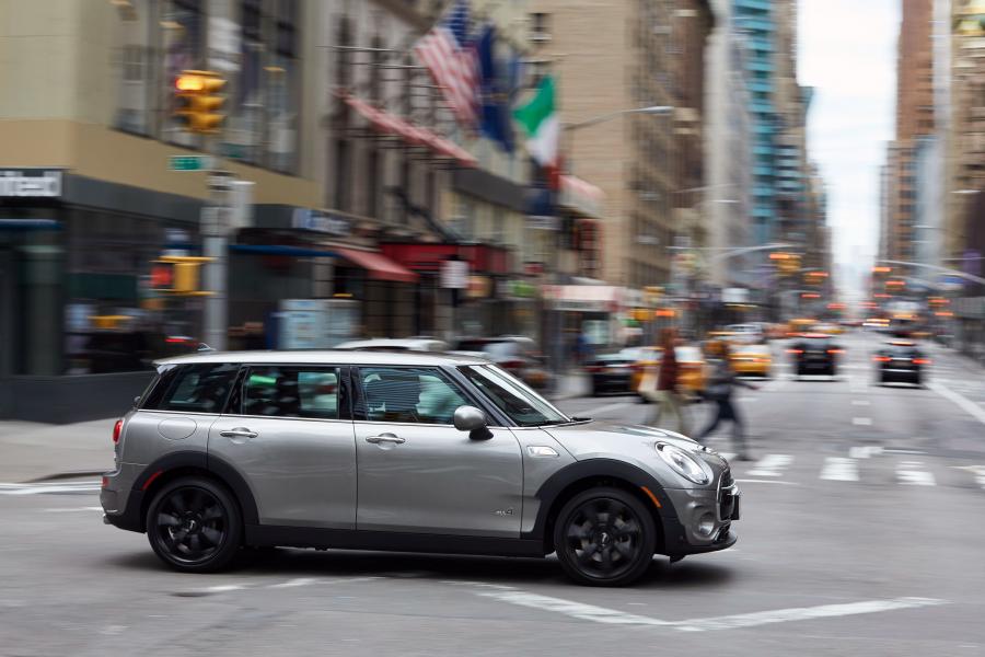  Mini Cooper S Clubman ALL4 2016 года  (US) (фото 14 из 20)